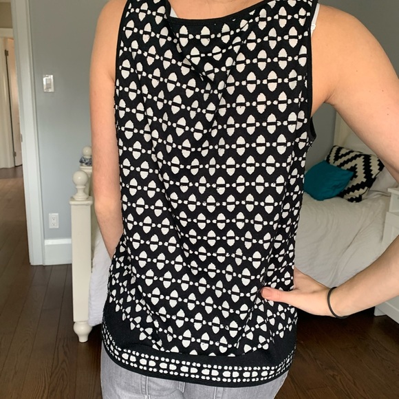 A textured tank top - Picture 3 of 5